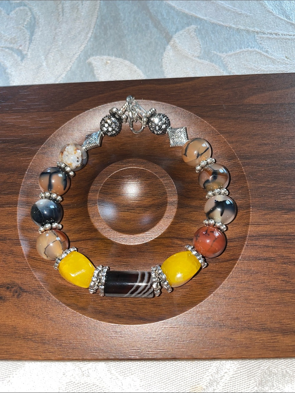 7.5” Elegant Multi-Color Stone beaded bracelet - Picture 5 of 9